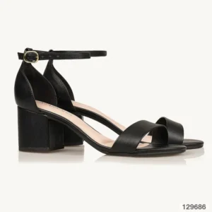 Sandália Gisele Preta Salto Grosso Calcanhar Fechado